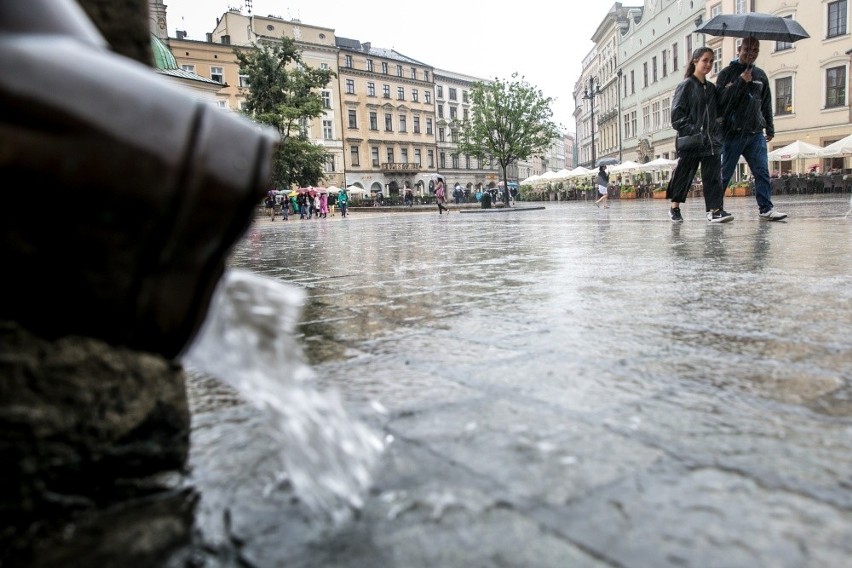 Fatalne prognozy dla Małopolski. Będzie mocno padać, mogą wylać rzeki [OSTRZEŻENIE IMGW]