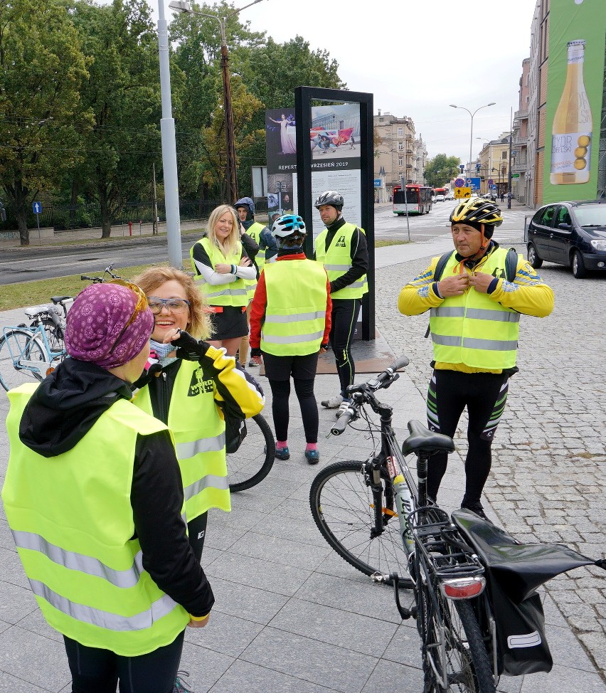 Rajd rowerowy dla hospicjum z Lublina do Pszczelej Woli. Zobacz zdjęcia