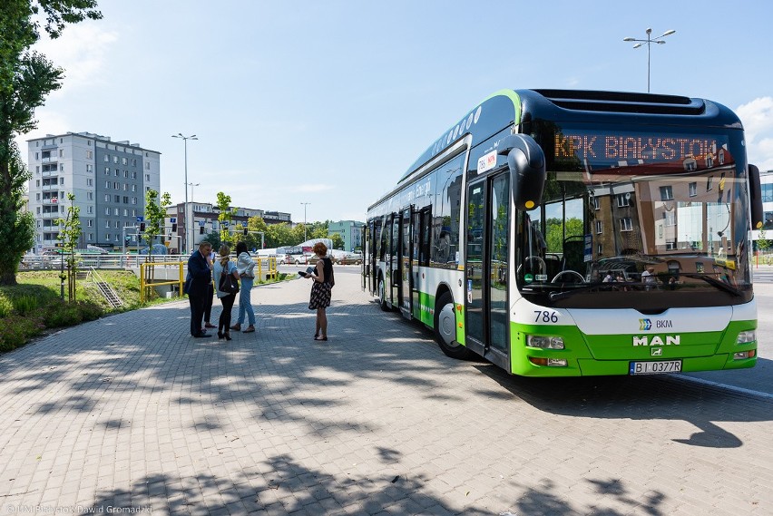 - Wi-Fi działa na zasadzie publicznego hotspotu, z którego...