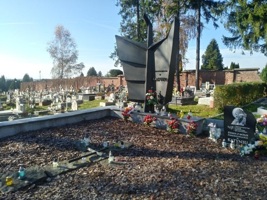 Pomnik Katyński na cmentarzu w Nowym Targu