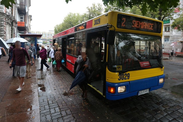 Ratusz postuluje likwidację zatok autobusowych na ulicy Tuwima oraz na al. Sienkiewicza.