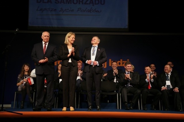 Jarosław Dworzański, Anna Naszkiewicz, Jacek Piorunek, czyli sejmikowe jedynki podczas partyjnej konwencji przedwyborczej.