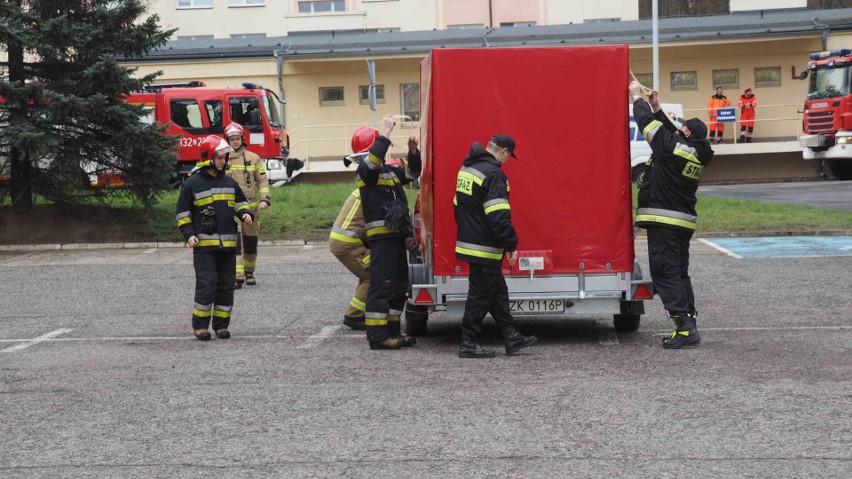 Ćwiczenia strażackie przed koszalińskim szpitalem w związku...