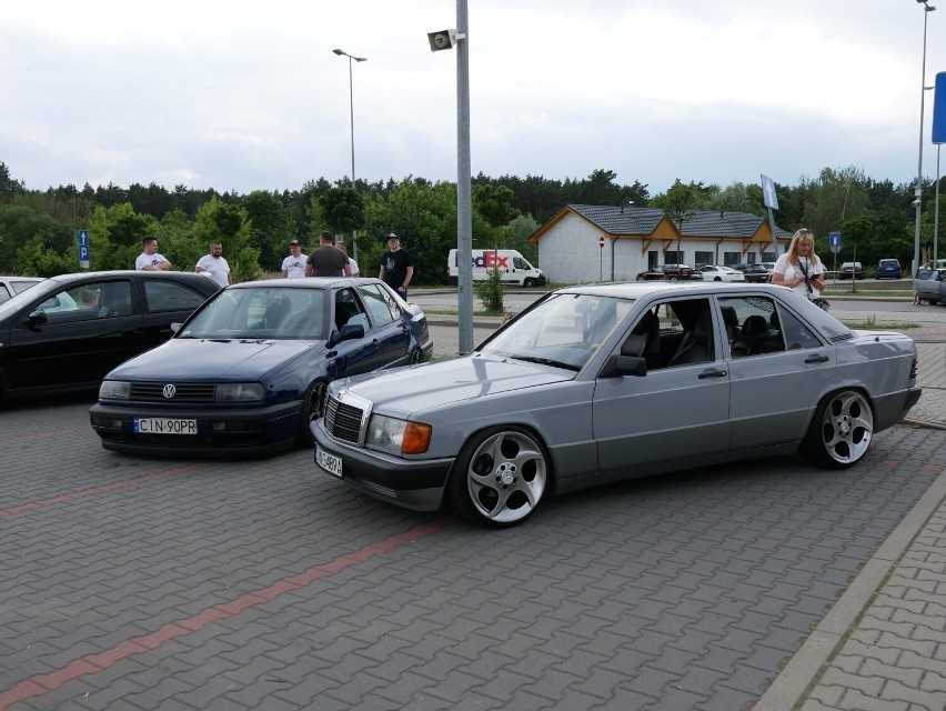 Stuningowane samochody zaprezentowano w Skokach....
