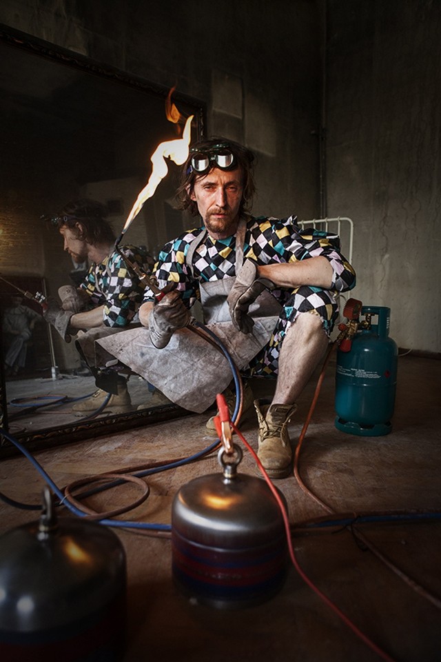 Grzegorz Zmarz tworzy lampy ze starych butli gazowych