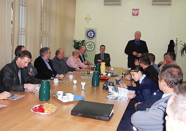 Jerzy Archacki (stoi)- Celem organizacji jest tworzenie więzów przyjaźni i koleżeństwa zawodowego pomiędzy policjantami na całym świecie.