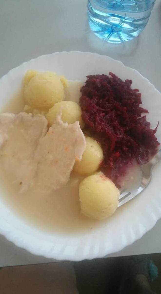 Takie jedzenie dostają pacjenci w polskich szpitalach. Czasami można być zaskoczonym [zdjęcia]