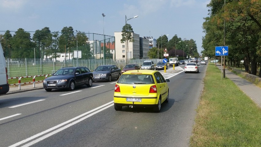 Remonty sparaliżowały ruch w Strzelcach Opolskich. Podpowiadamy, jak się poruszać po mieście