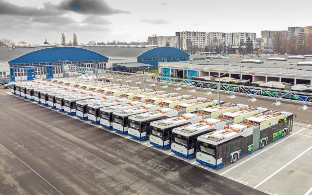 Solaris Bus & Coach rozpoczął realizację, podpisanej w maju poprzedniego roku, umowy na dostawę 50 autobusów Urbino 18 electric dla Krakowa. Producent dostarczył właśnie pierwsze „przegubowe elektryki”, które wyjadą na linię nr 179.