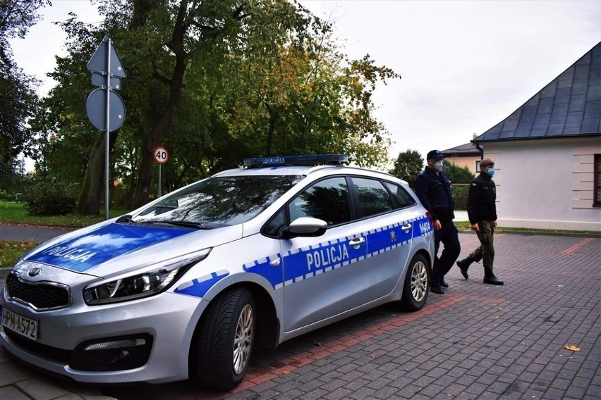 Mandaty za brak maseczek w województwie podlaskim. Policja...