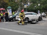 Wypadek w Kluczborku. Zderzenie samochodu z motocyklem. Ranna jest jedna osoba. Na miejscu lądował śmigłowiec LPR [ZDJĘCIA]