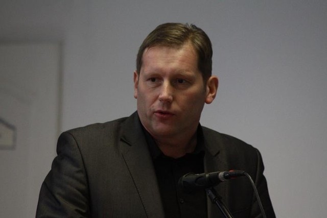 W wyniku rozłamu w szeregach PSL, Andrzej Ziarek zdecydował się stanąć u boku komitetu W. Tyszkiewicza.