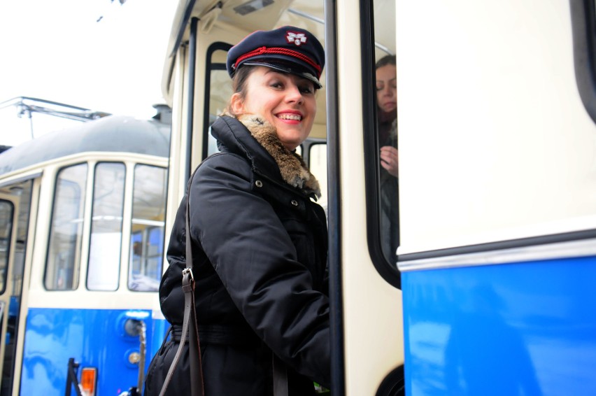 Kraków. Tramwaj pełen pączków jeździł ulicami miasta