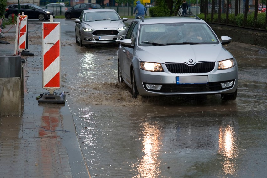 Burze z gradem przeszły nad Małopolską. Ogromne zniszczenia 20 05