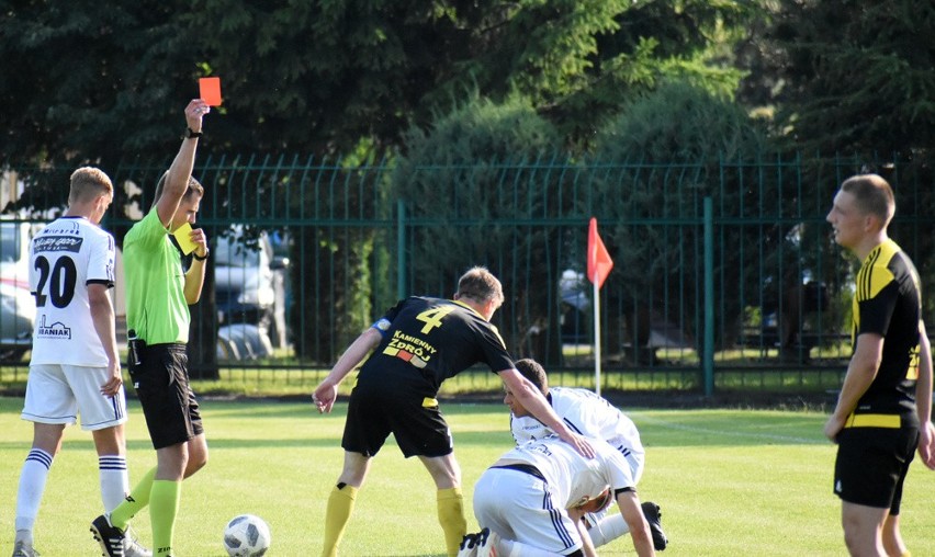 Rezerwy Chojniczanki świętowały awans do IV ligi po rozbiciu...