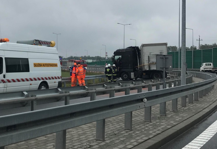 W Żorach, na zjeździe z autostrady A1 w kierunku na Czechy...