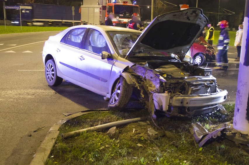 Ul. Diamentowa: Zderzenie fiata seicento i renault laguna