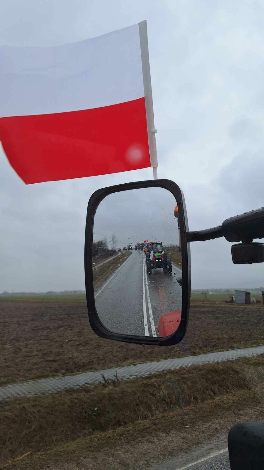 Strajk rolników w Waśniowie, a także w Nowej Słupi na trasach numer 751 i 756. Ogromne korki. Zobacz zdjęcia i wideo