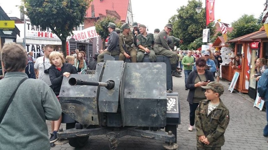 Druga parada D-Day 2016 wyruszyła z centrum portu i przeszła...