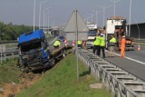 Wrocław: Wypadek na zjeździe z AOW. Uwaga na korki!