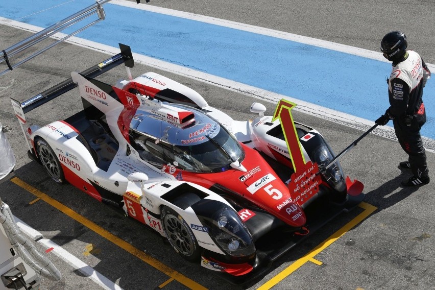 Toyota TS050 Hybrid...