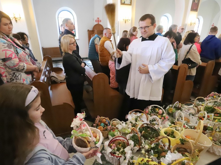 Święcenie pokarmów w parafii świętego Stefana w Radomiu....