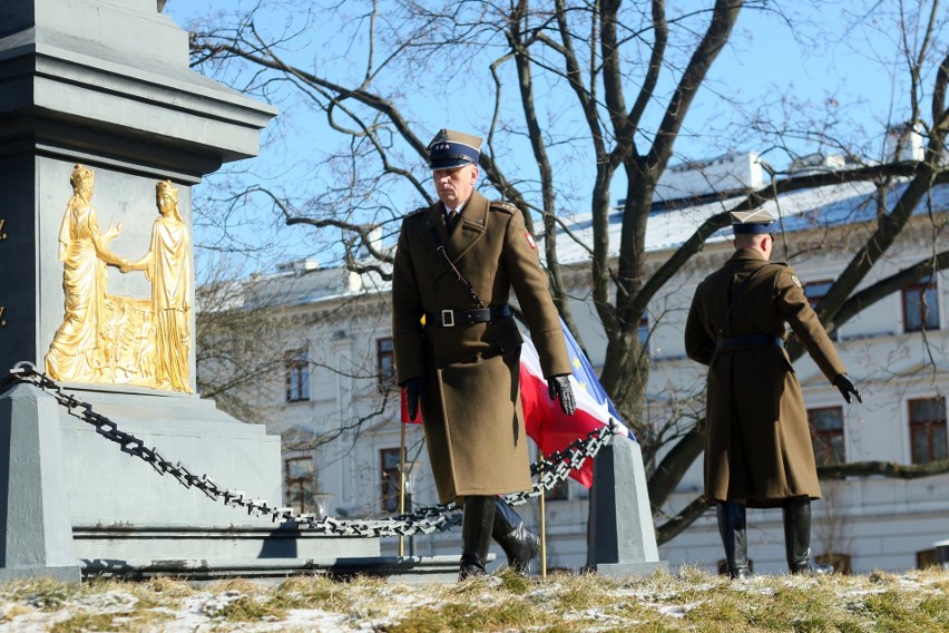 Wizyta prezydentów w Lublinie. Prezydent Polski i Litwy złożyli wieńce pod pomnikiem Unii Lubelskiej [ZDJĘCIA] 