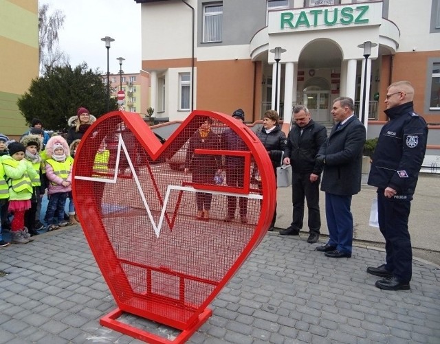 Orzysz od początku bardzo aktywnie włączył się do akcji zainicjowanej przez dzielnicowego z Białej Piskiej, asp. Adama Trzonkowskiego pn. „Nakręć się na pomaganie”. Uroczyste "przekazanie" serca odbyło się w marcu 2020 r.