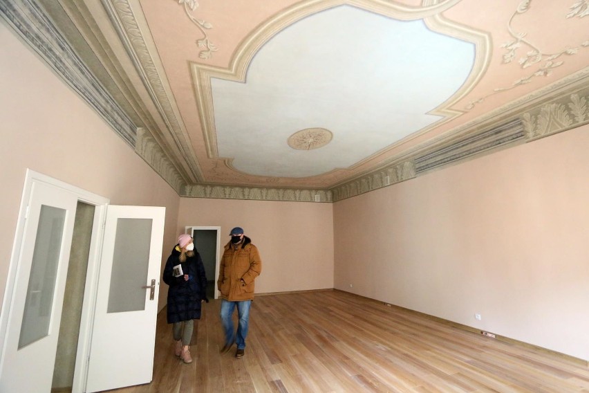 Polacy wciąż pożyczają: na wiosenny remont mieszkania, na...