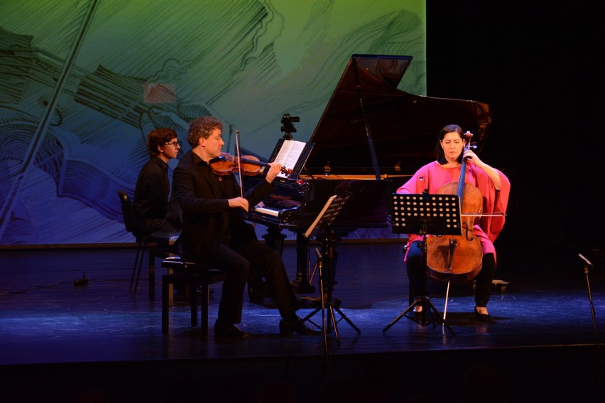 Zagrał Zespół  Berlin Piano Trio: Krzysztof Polonek...