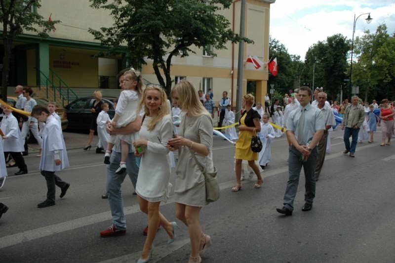 W procesji na Boże Ciało brało udział całe miasto (zdjęcia)