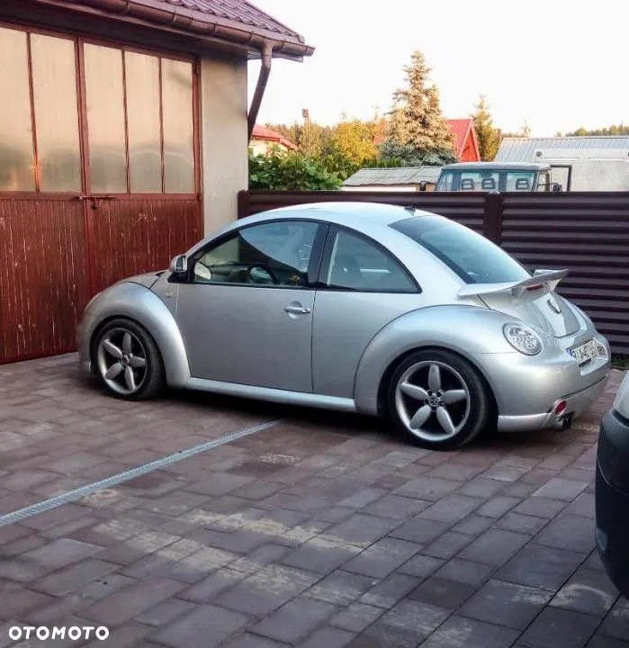 Volkswagen New Beetle 2.0...