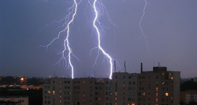 IMGW wydało ostrzeżenie 1. stopnia dotyczące burz na terenie całego województwa śląskiego.