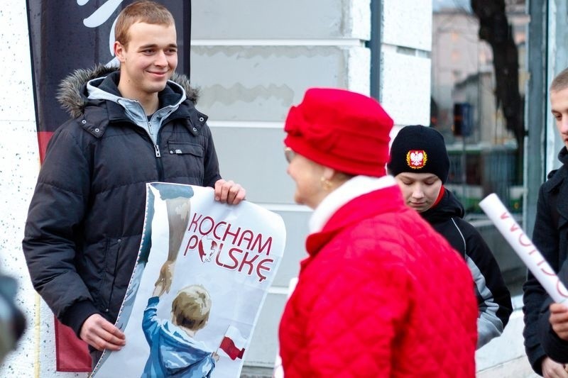 Kocham Polskę - akcja Młodzieży Wszechpolskiej