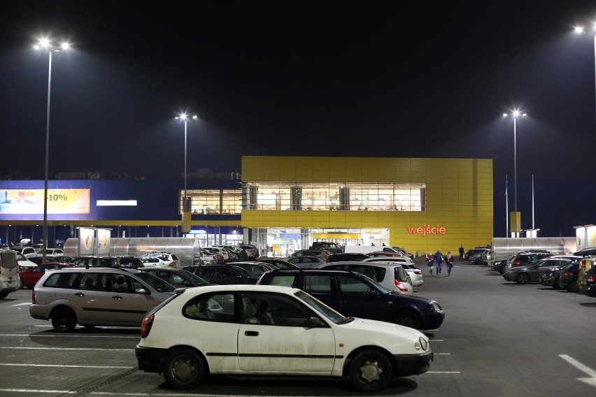 IKEA Katowice jest czynna w dni powszednie od 9.00 do 22.00,...