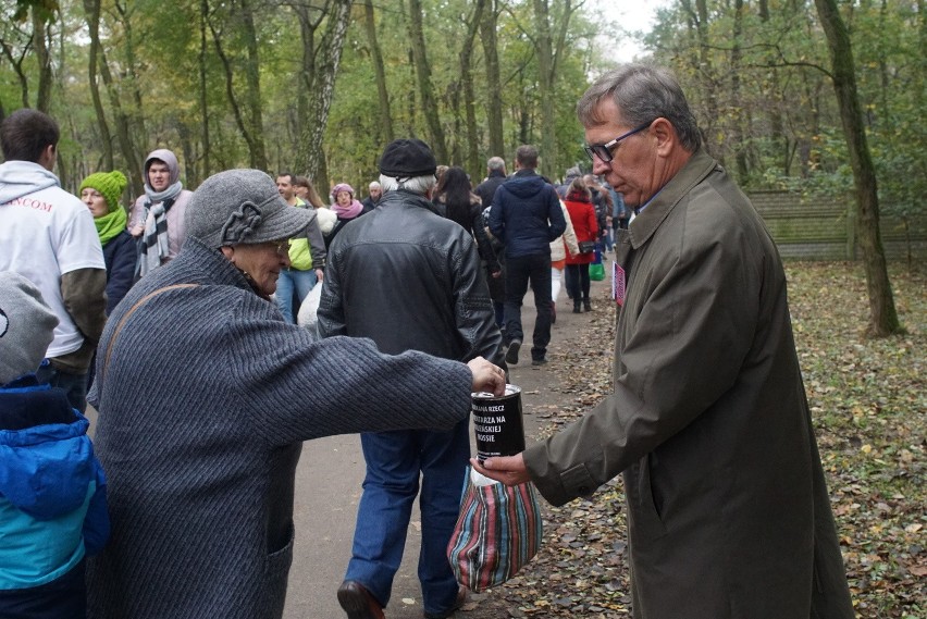 Wszystkich Świętych w Poznaniu: Trwa zbiórka na Rossę - 1...