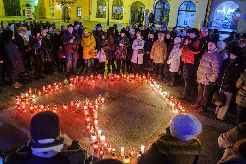 Największe serce świata zapłonęło także w Tarnowie [ZDJĘCIA]