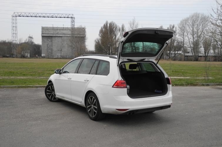 Testujemy: Volkswagen Golf Variant 2.0 TDI – do rodzinnych...