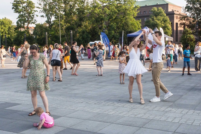 Druga Wrocławska Potańcówka na pl. Wolności 17.07.2021