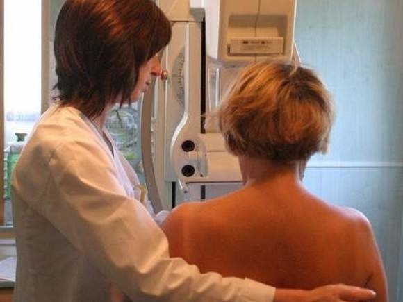 Zaczął się tydzień walki z rakiem piersi. Do soboty w słupskim MZOZie będą bezpłatne badania piersi.