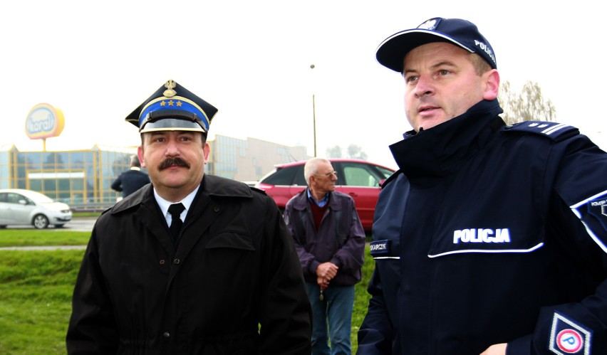 Wkrótce Święto Zmarłych. Policjanci i strażacy apelują o rozwagę na drogach