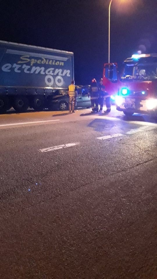 Wypadek na Kleeberga w Białymstoku. Samochód osobowy zderzył...