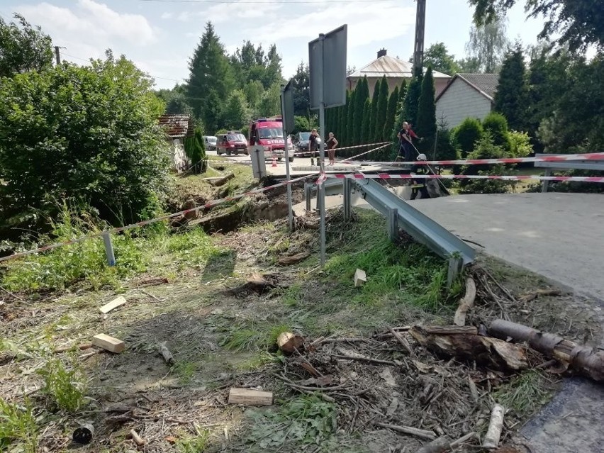 Jak informuje policja w Łańcucie, ze względu na zerwane...