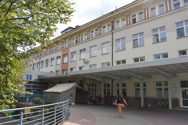 Szpital wstrzymał przyjęcia pacjentów na czterech oddziałach