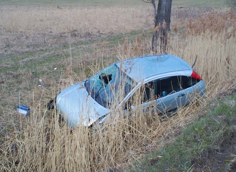 Wypadek w Kocurach (gm. Dobrodzień). 30-letnia kobieta...
