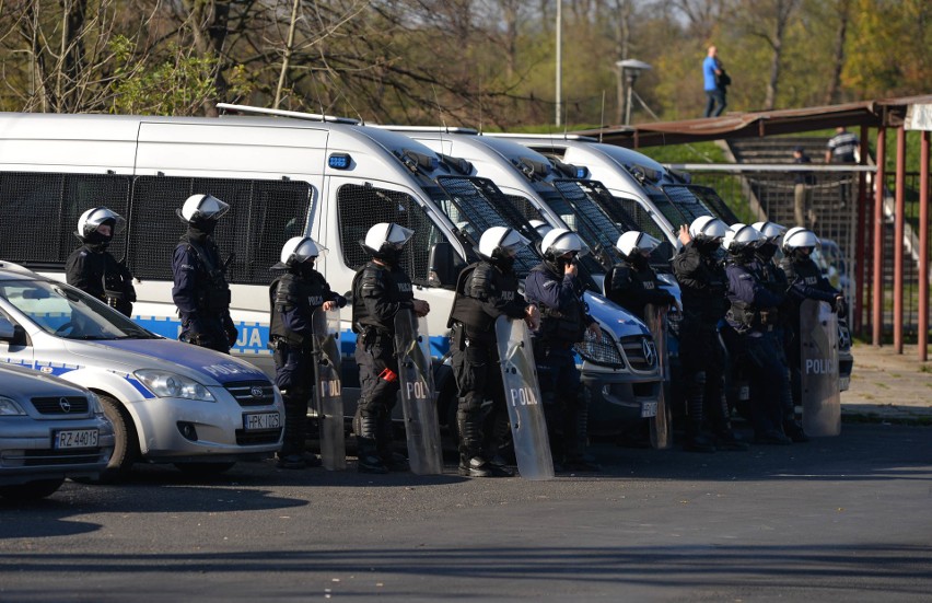 W meczu 4 ligi Polonia Przemyśl pokonała u siebie JKS...