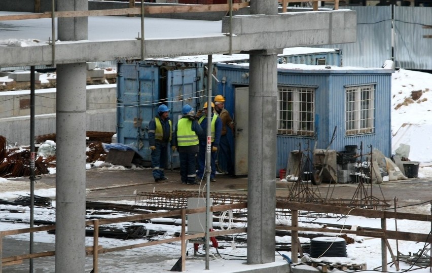 Przebudowa dworca w Sopocie. Na terenie prac stanął drugi żuraw [ZDJĘCIA]