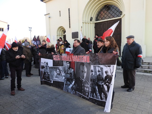 W ubiegłorocznym marszu w Hajnówce wzięło udział około 200 osób. Jego  organizatorzy postanowili upamiętnić przede wszystkim kpt. Romualda Rajsa ps. „Bury”.