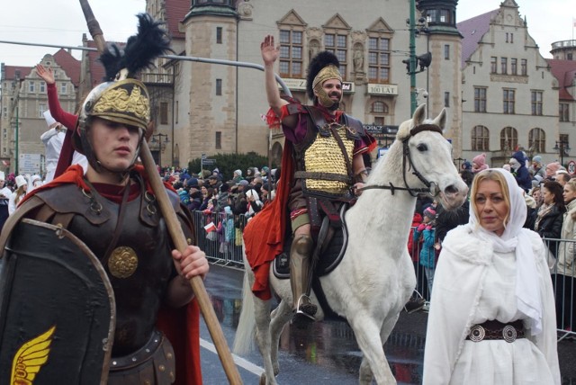 W tym roku korowód świętego Marcina złożony będzie z 400 uczestników. Tradycyjnie postacią centralną parady zostanie święty Marcin jadący na koniu w asyście legionistów.Czytaj dalej --->