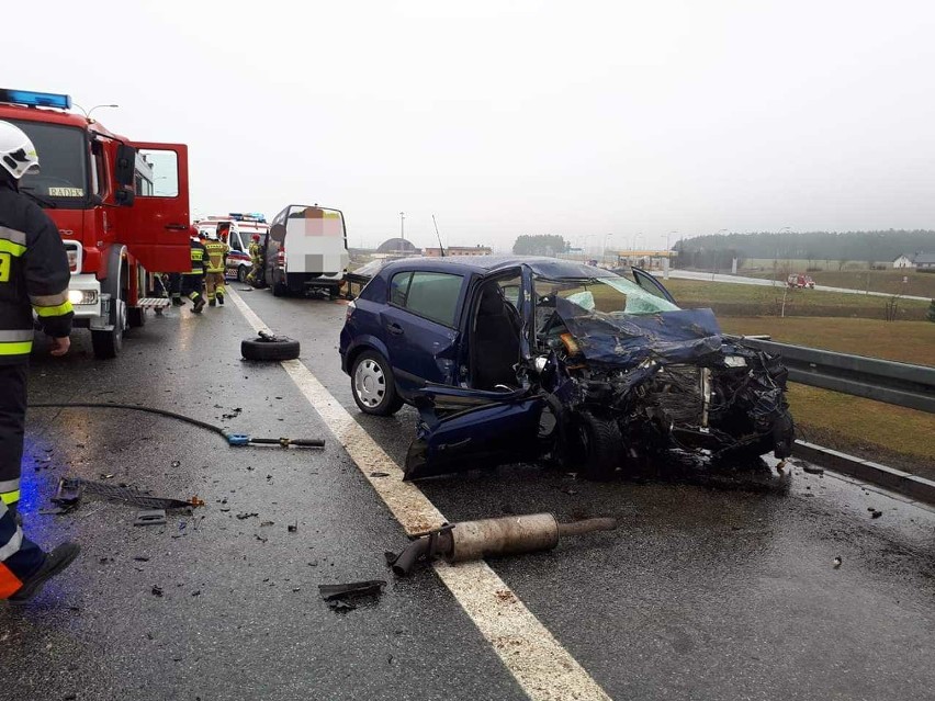 Śmiertelny wypadek na autostradzie A1 w m. Ropuchy 21.02.2019. 44-latka zginęła na autostradzie. Sprawca wypadku jechał pod prąd [ZDJĘCIA] 